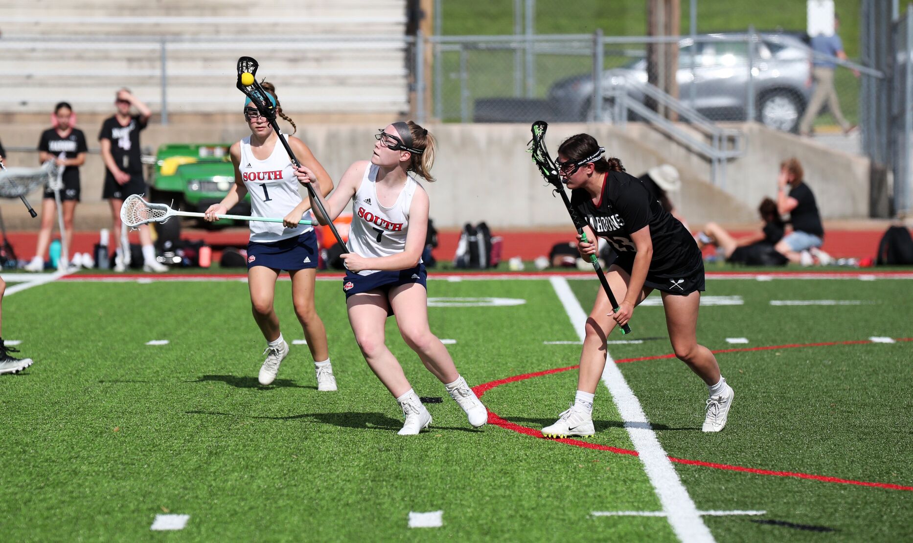 Parkway South 18, Belleville West 2